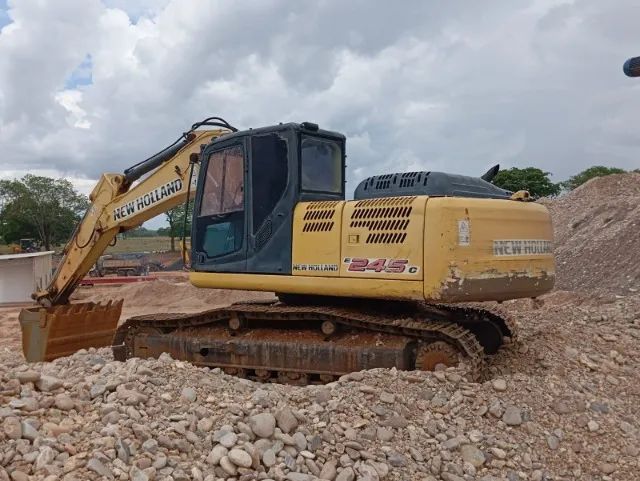 Escavadeira New Holland