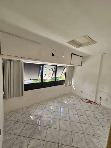 Sala no Caminho das Árvores com 29m² à venda por R$ 220.000,00