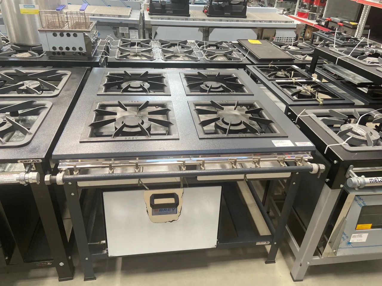 FOGÃO 4 BOCAS BAIXA PRESSÃO COM FORNO 304-F - METAL BREY - Foto 3