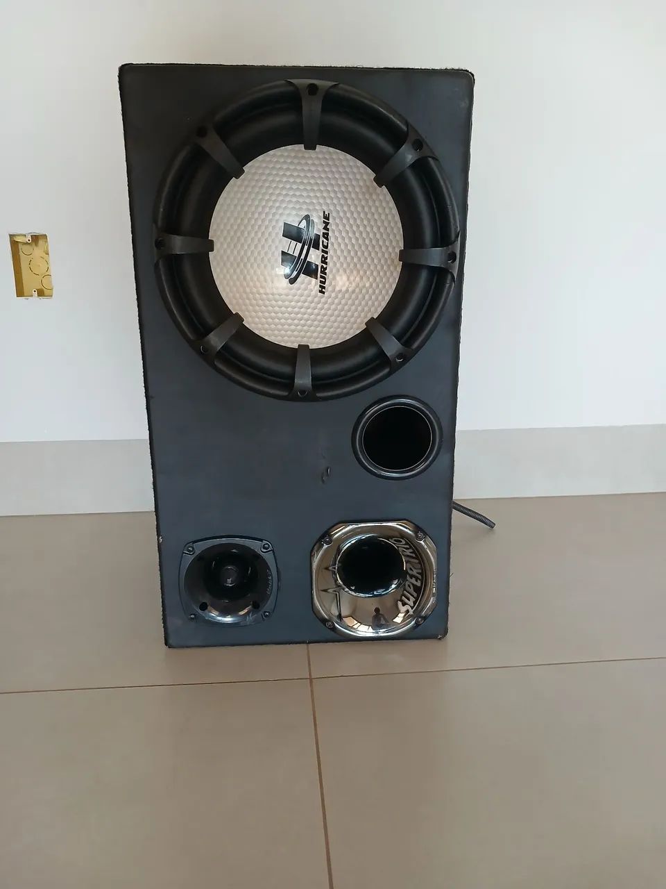 Vende-se Caixa de Som SuperTrio Hurricane 350W de 12 Polegadas 