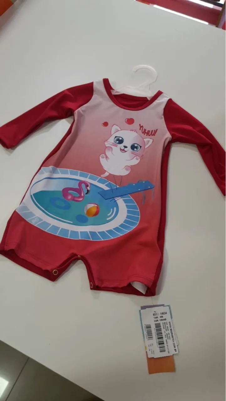 Macacão Infantil com Estampa de Gatinho