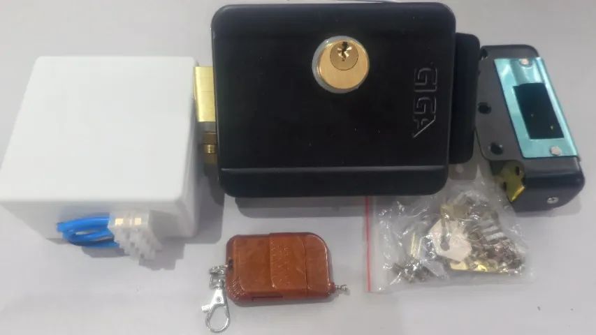 Kit Fechadura Elétrica Giga Acionador C/ Controle 12v 5 Chaves