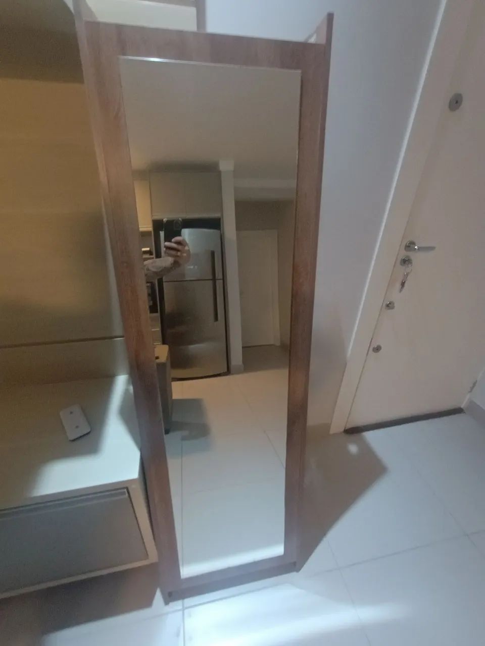 Armário com Espelho - Novo