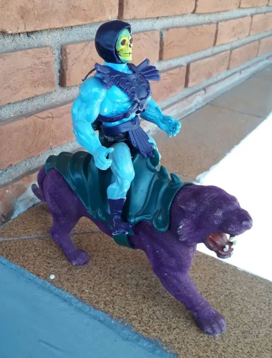 Pantera Phantor e esqueleto He Man<br>LEIA O ANÚNCIO  - Foto 2