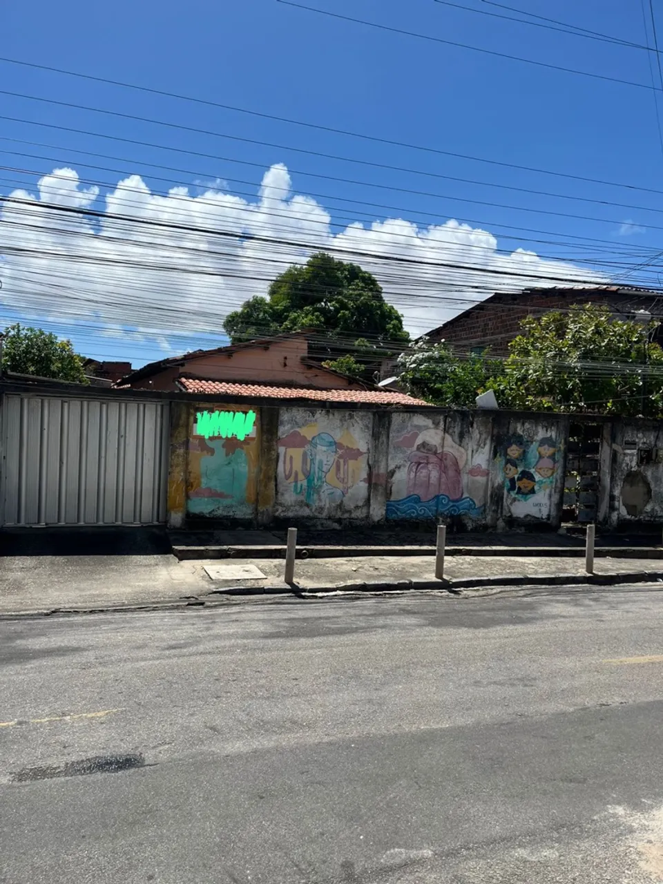 VENDE-SE CASA