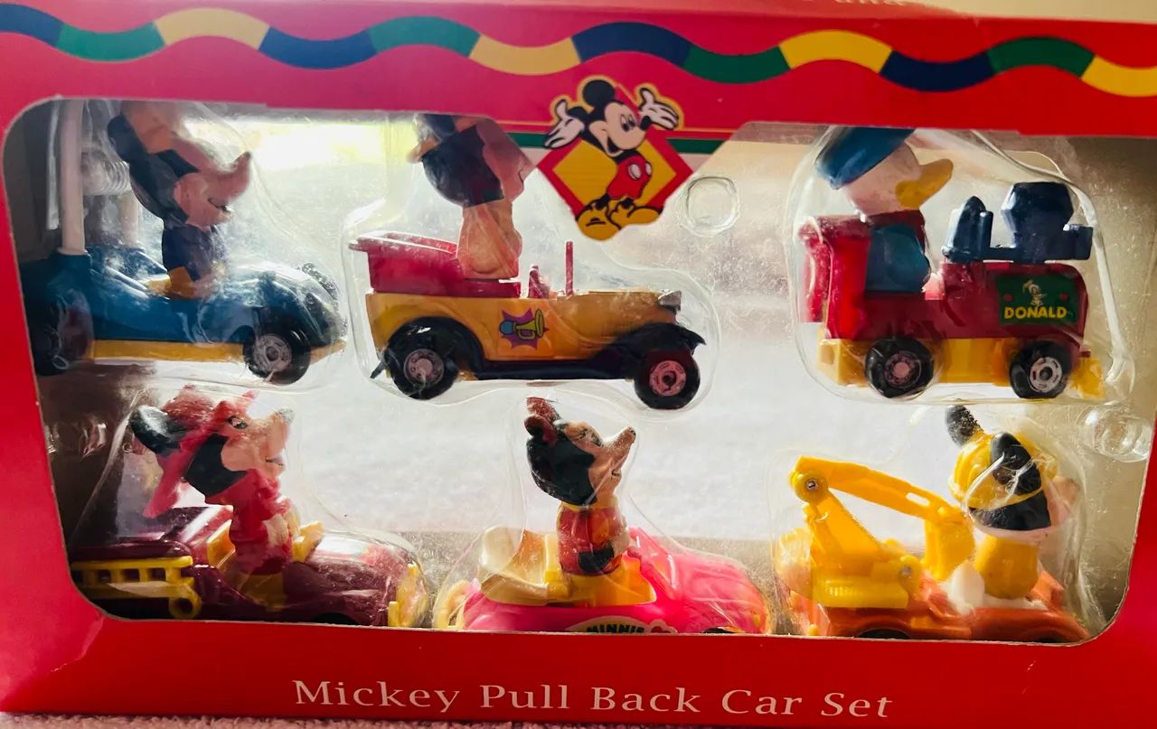 6 carros antigos Mickey Pull Back Car Set - Foto 3