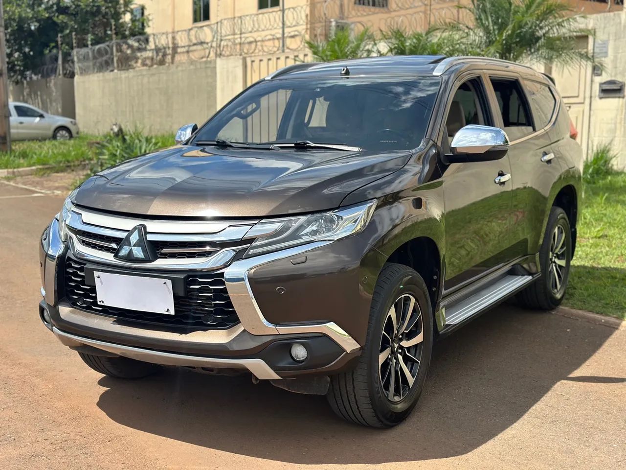 Mitsubishi Pajero Sport 2.4 4x4 (7 Lugares) - Foto 2