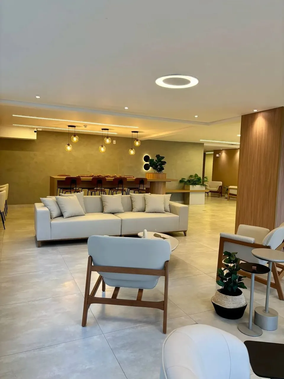 LOCAÇÃO - amplo apartamento em bairro Alfredo Custódio de Paula.