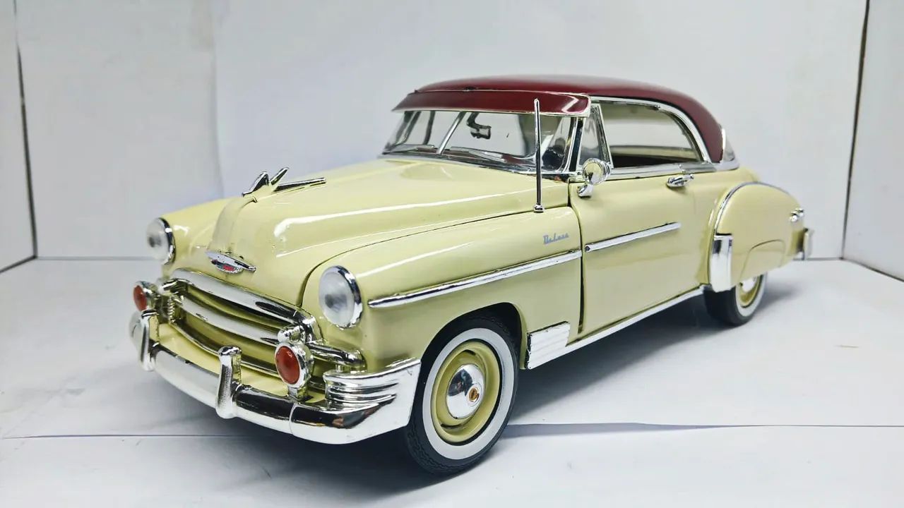 Miniatura Chevrolet BelAir 1950 1/18