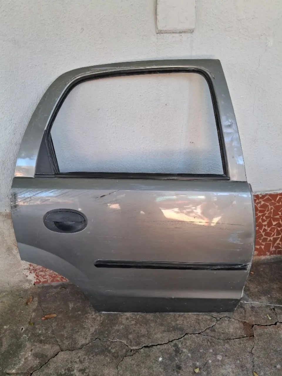 Porta completa traseira direita gm corsa montana 2003 até 2012 prata  - Foto 5