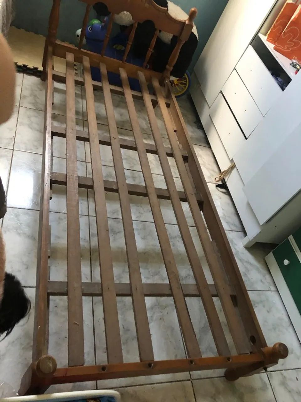 Cama de solteiro com madeira antiga, madeira boa para filhos e netos. - Foto 2