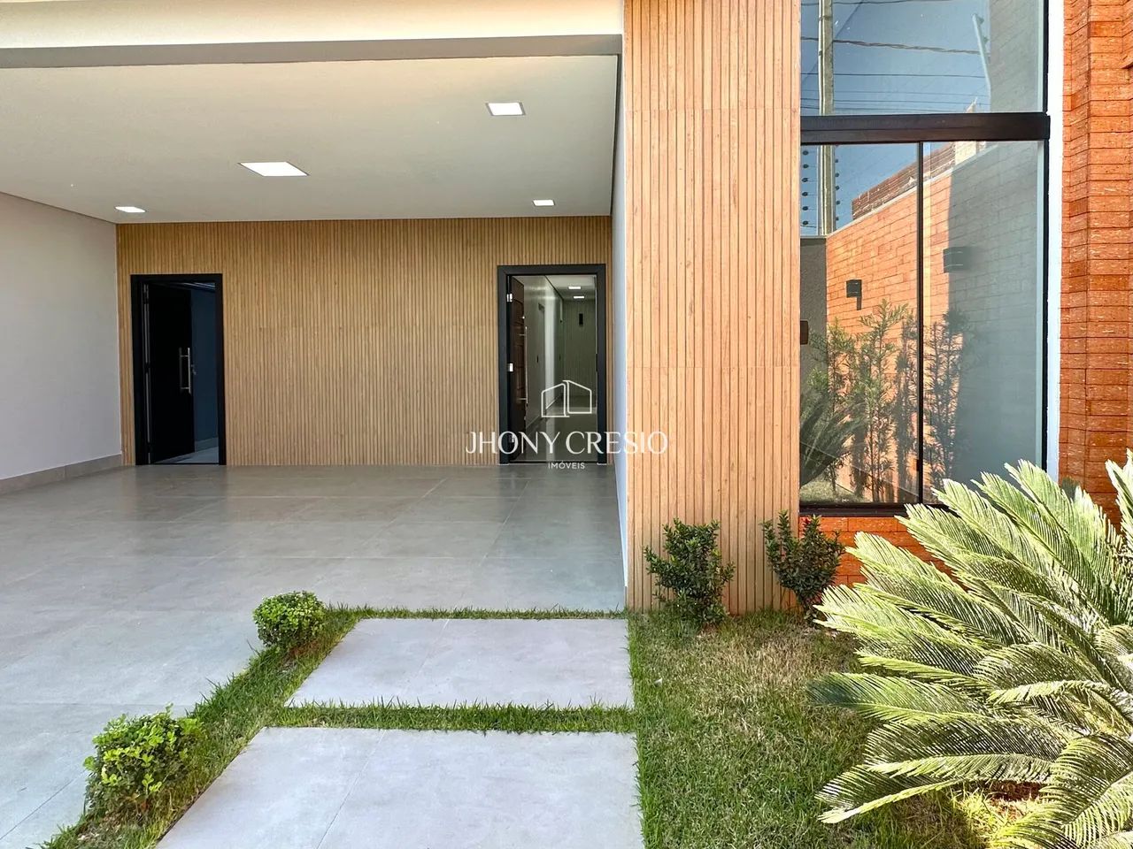 Imóvel com 128m² de construção - Jardim Munique. - Foto 2