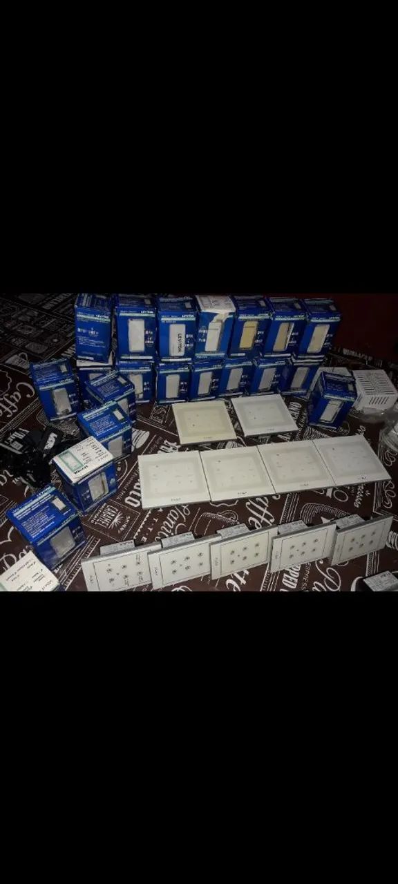 OLote de equipamentos de iluminação residencial Leviton FlexAutomation novos e seminovos - Foto 4