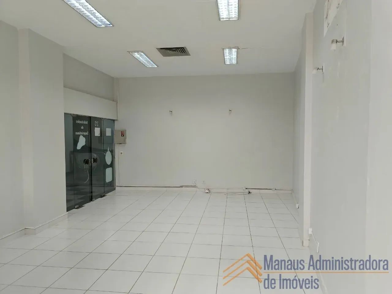 Manaus Imóveis - Av. Eduardo Ribeiro, 520, Sala 213, Edifício Manaus Shopping Center - Cen