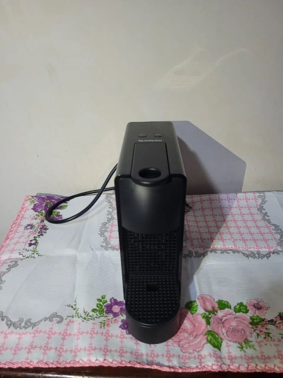 Cafeteira Essenza mini Preta 220v + Porta-Cápsulas Cube Nespresso - Foto 5