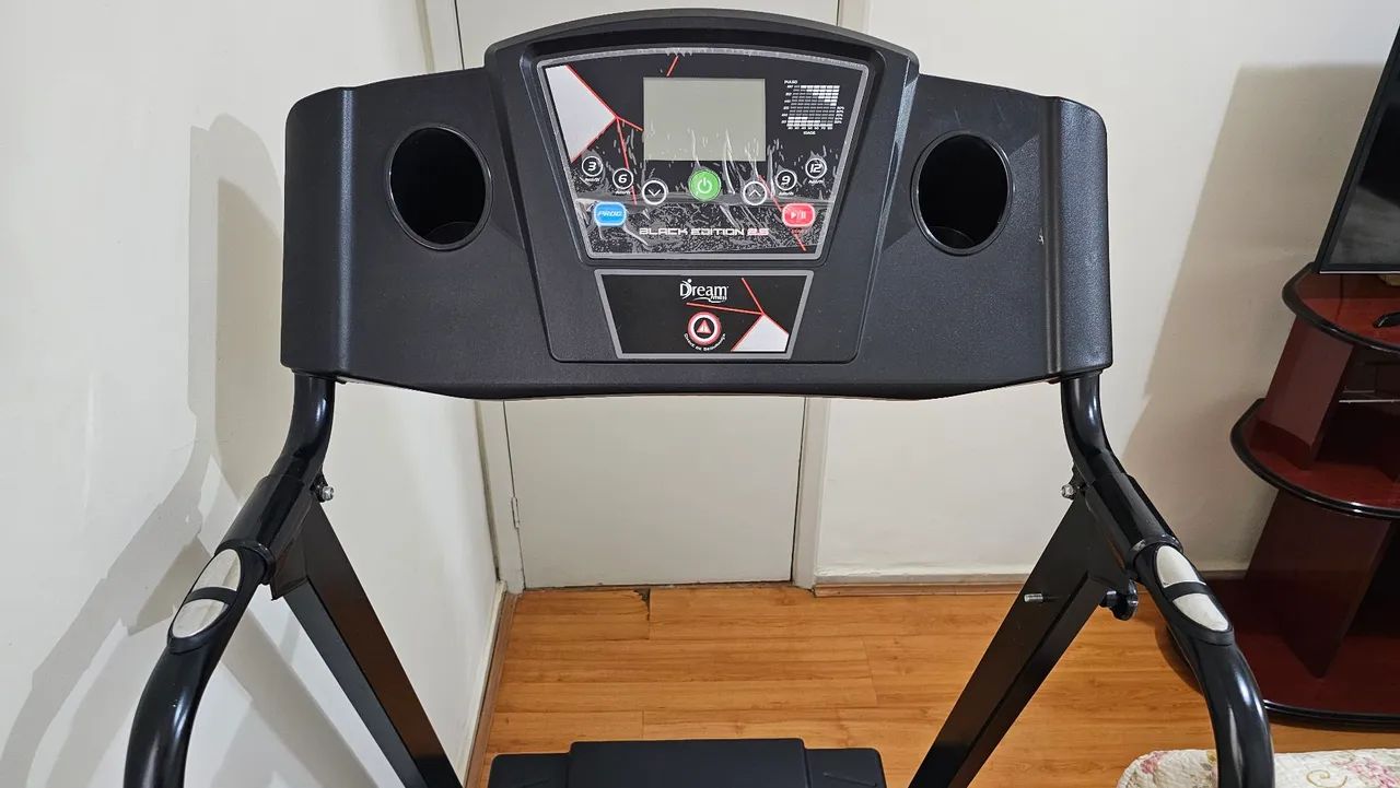 Esteira novíssima,  Dream Fitness Black Editon 2.5