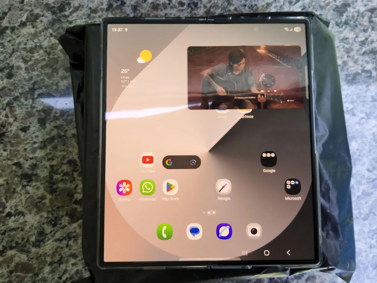 Samsung Z Fold 6 com Película e Capa Samsung