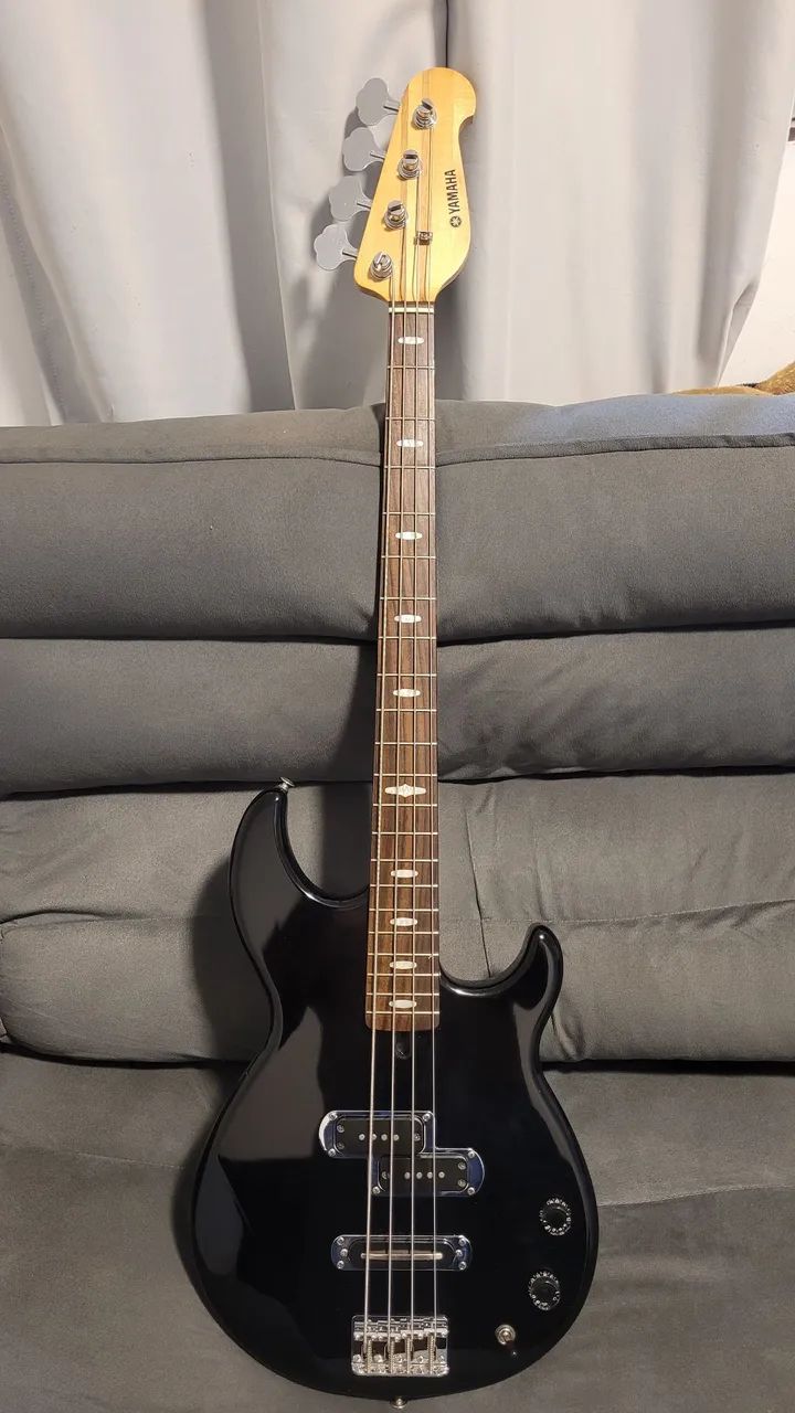 Baixo Yamaha bb424 (troco) - Instrumentos musicais - Céu Azul