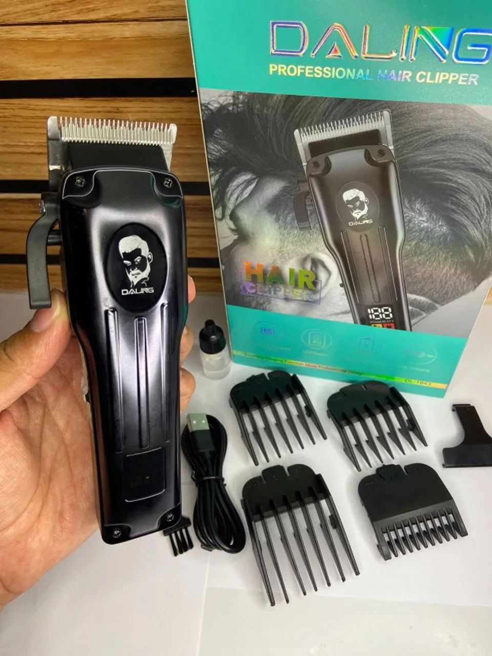 Máquina De Cortar Cabelo Dourada Profissional Sem Fio Daling - Foto 3