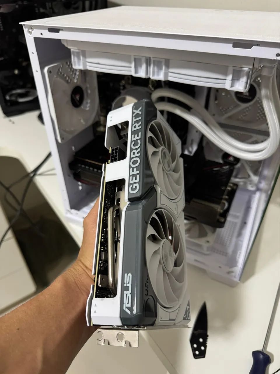 ? RTX 4060 Ti 8gb Dual White64312422127618121