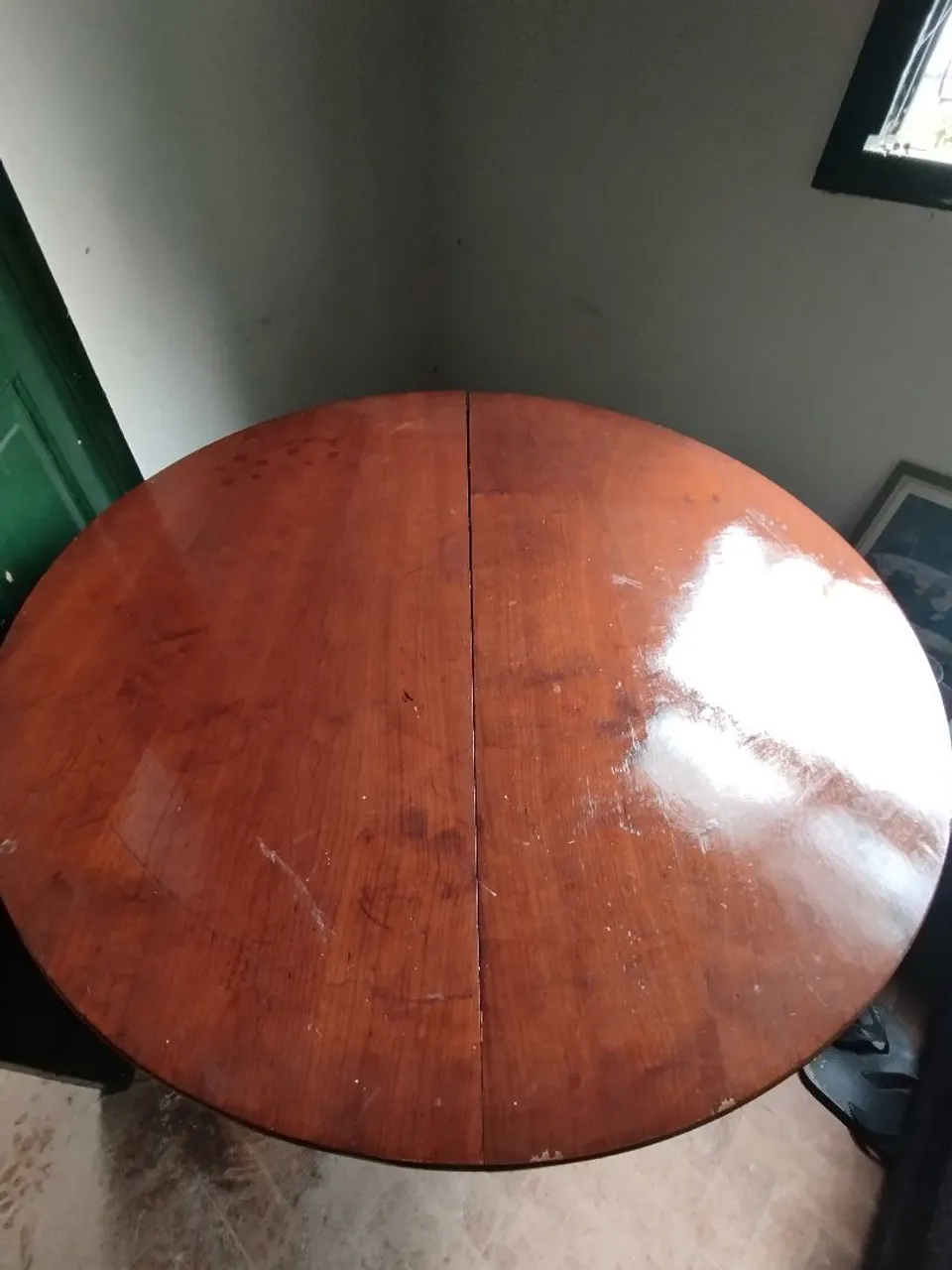 Mesa de Jantar Redonda de Madeira