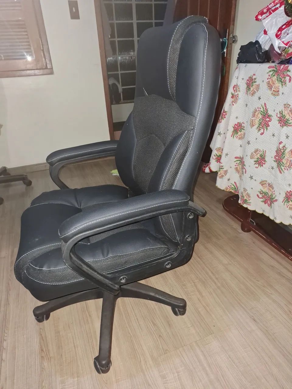 Cadeira giratória Preta - Conforto e Estilo - Foto 5