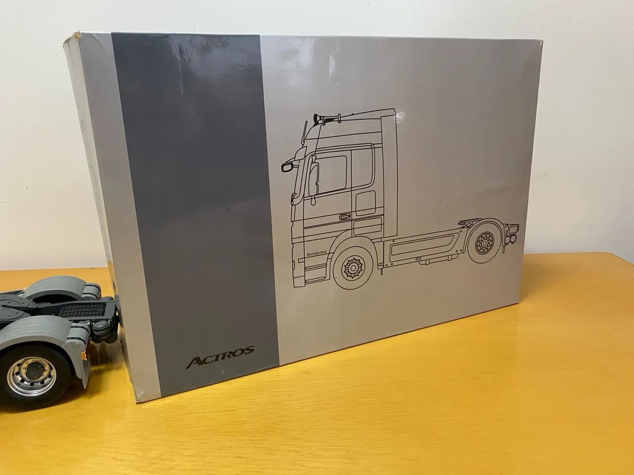 Mercedes Benz Actros Eligor 1/18 - Foto 4