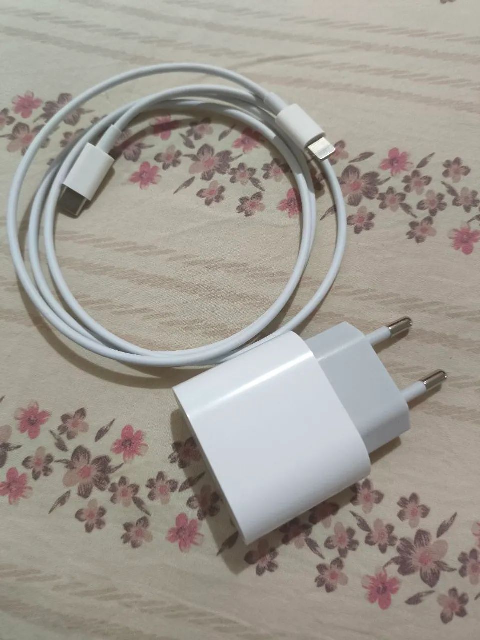 Carregador original do iPhone de 20 watts