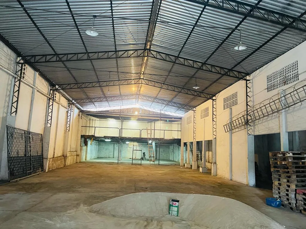 Galpão à venda 750 m² em Petrópolis - Manaus - AM.