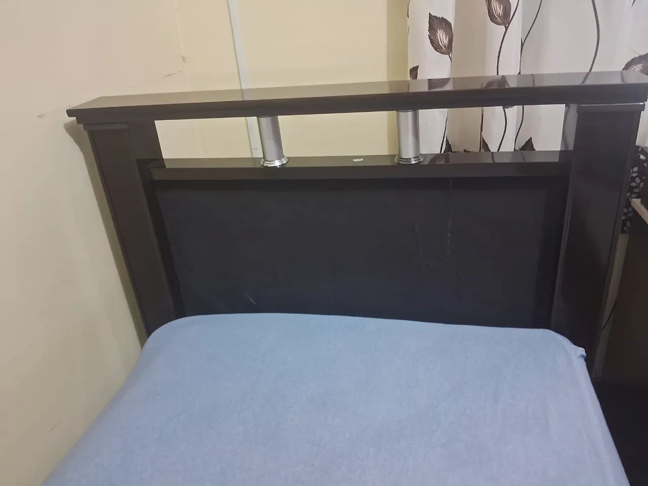 Vende-se Cama de Solteiro em ótimo estado de conservação. - Foto 3
