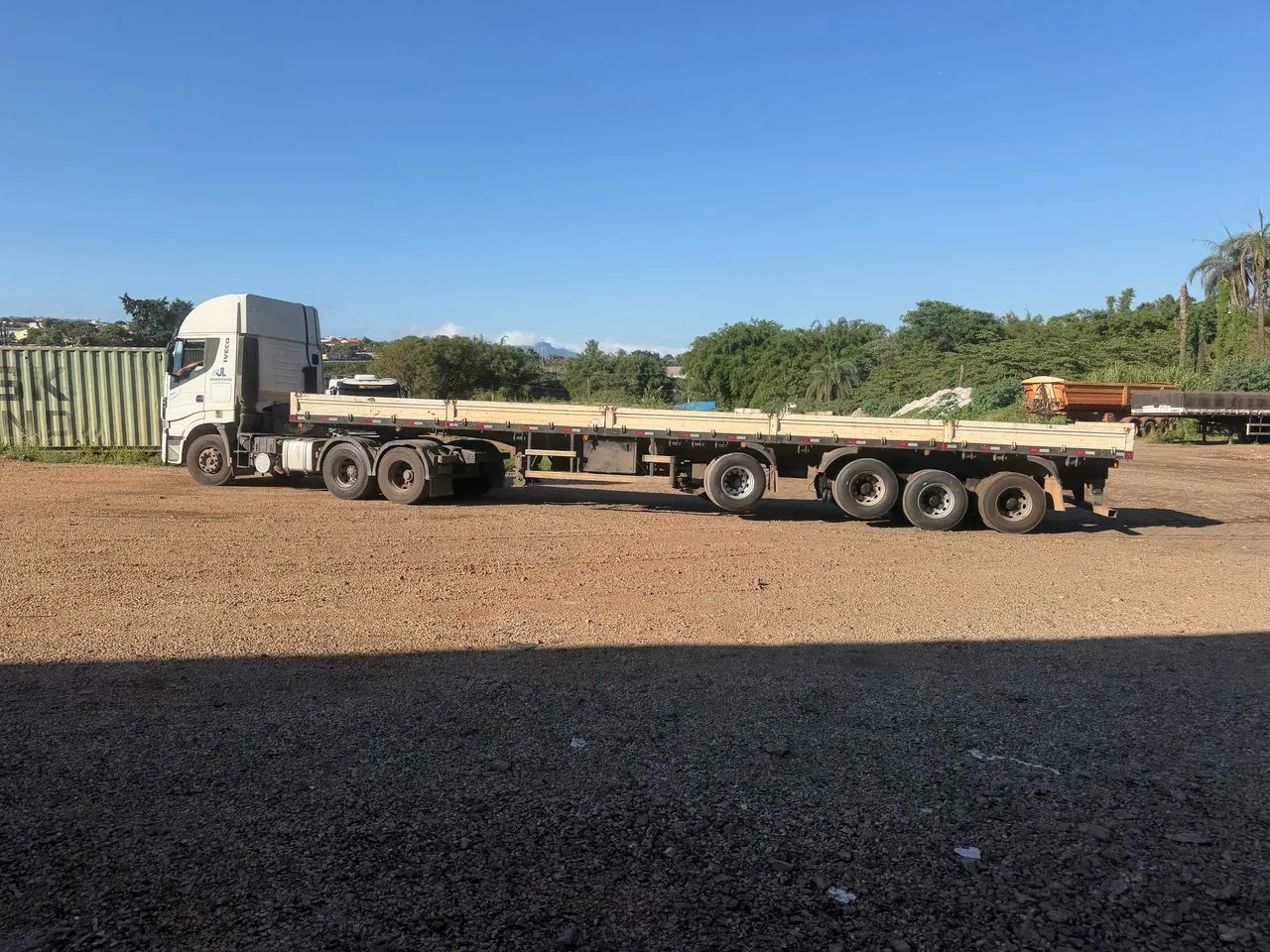 Carreta 4 eixo VANDERLEIA bobineira Randon Facchini 