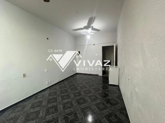 Excelente Sala Comercial no Centro de Cascadura 