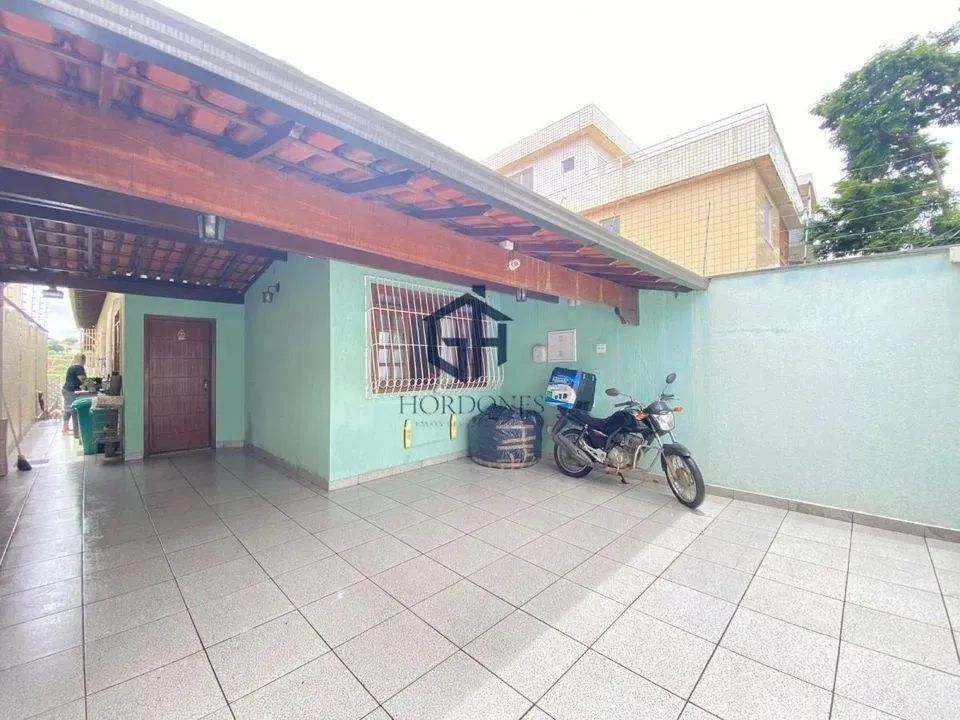 Casa Dona Clara Meio Lote 3 quartos 3 vagas