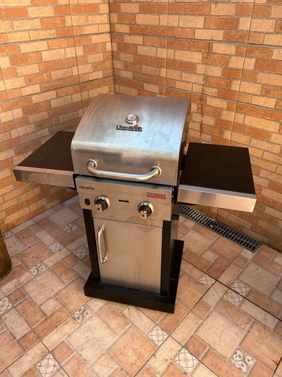 Churrasqueira a Gás CharBroil TRU-Infrared Performance 2 Queimadores 300B