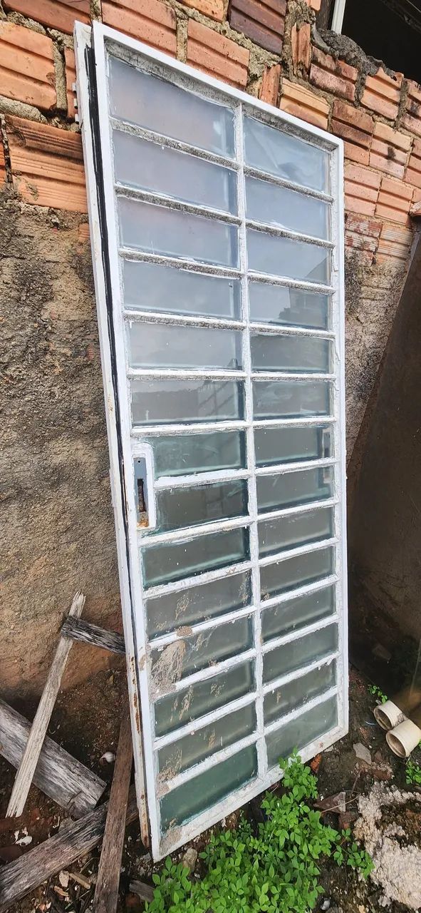 03 portas de aço metalom 210cm por 80, com vidro comum.