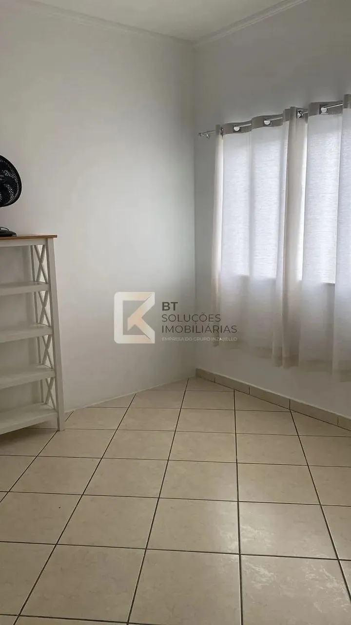 Sala para locação no piso superior, Excelente Localização, Acortinada, Ponto Comercial, Ba