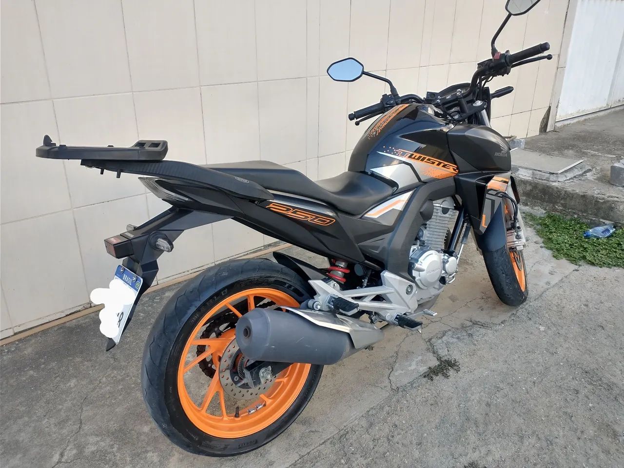 Cb 250 Twister ABS "impecável"