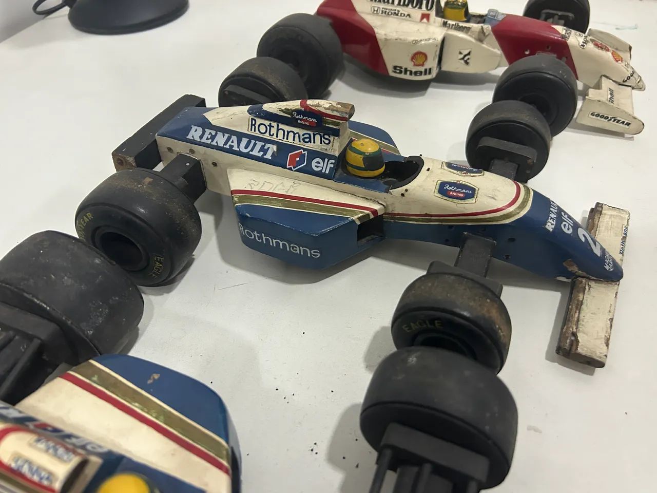 Coleção carros do Ayrton Senna em madeira de época 3 carros  - Foto 2
