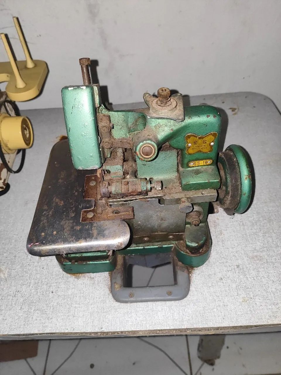 Motor de máquina de costura antigo - Foto 4