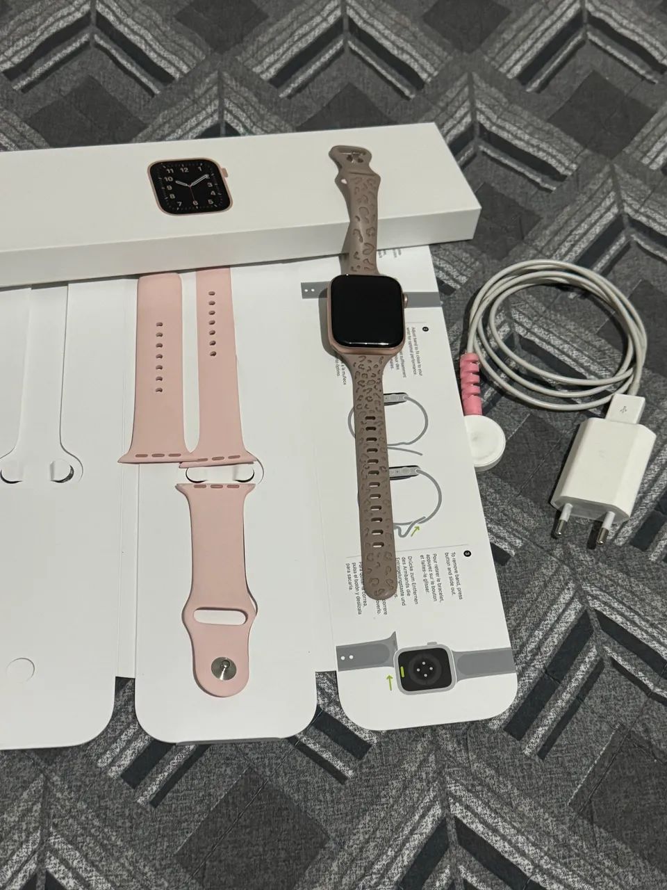 Relógio Apple Watch SE Gold 44mm rose - Foto 3