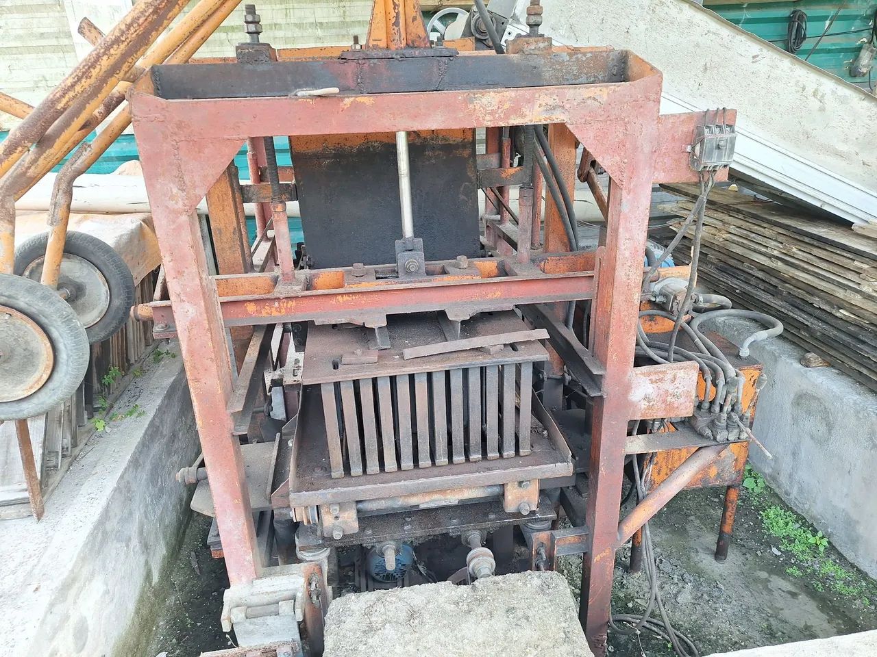 Block and Interlocking Paver Machine64960521707651120