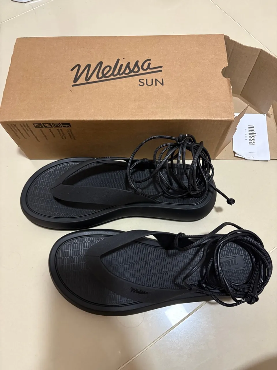 Melissa Sun preta