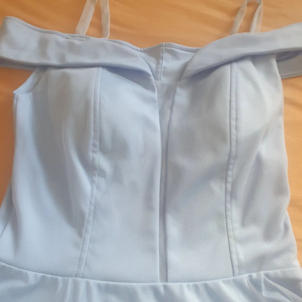 Vestido azul off-shoulder com saia rodada - Foto 2