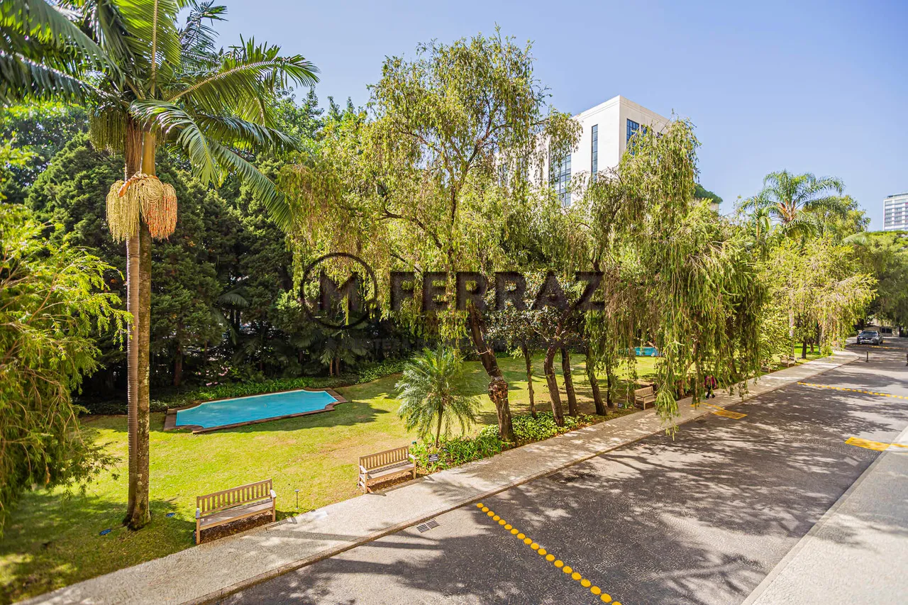 Apartamento 260m² com 4 suítes num dos condomínios mais cobiçados de SP