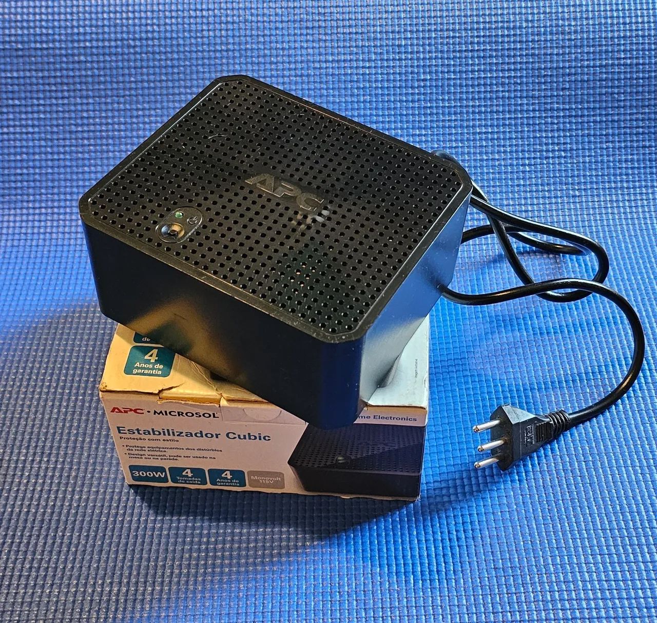 Estabilizador APC Microsol Cubic 300W - Foto 2