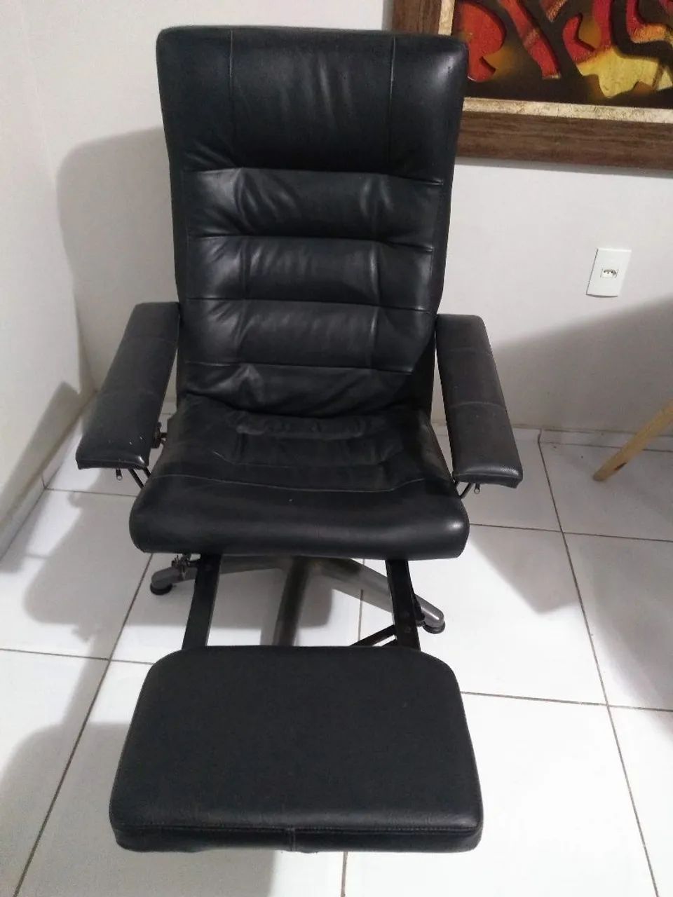 Cadeira giratória com descanso de pé. - Foto 2