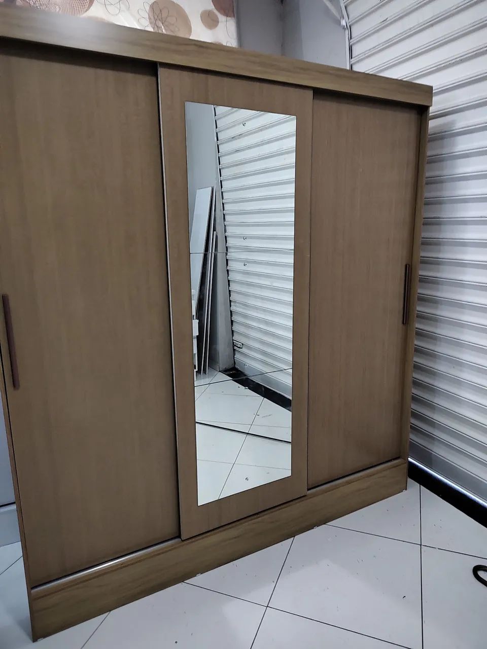 Roupeiro de casal com espelho novo - Foto 3