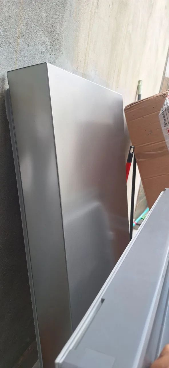 PORTAS DE REFRIGERADOR ELETROLUX IM8S590  - Foto 3