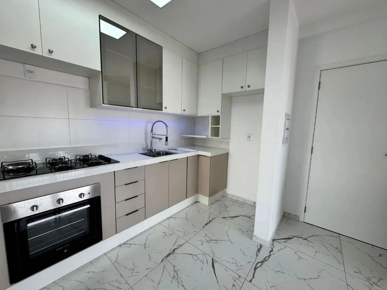 Apto para Alugar em Terras de Santa Bárbara, 2 Dorms, 70m²