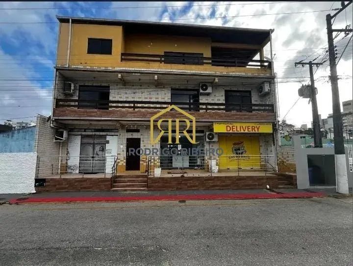 Casa comercial 03 pavim. próximo, Beira Mar Norte.